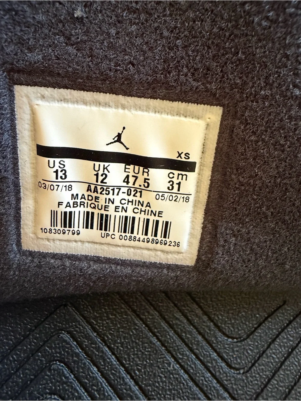 Jordan hydro 7 gold men’s new in its original box